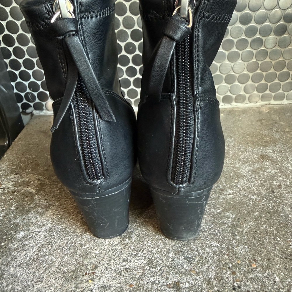 Sleek Black Ankle Boots - Picture 4 of 5